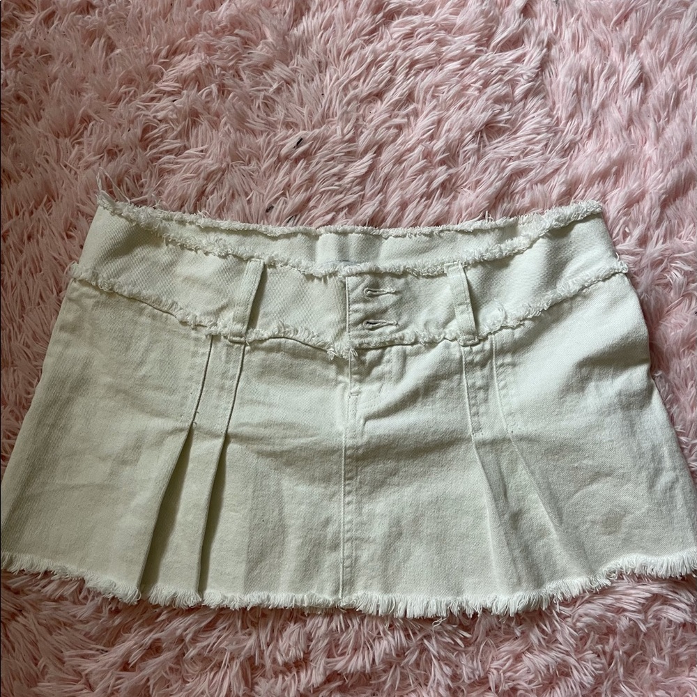 Iamgia white miniskirt! 🤍